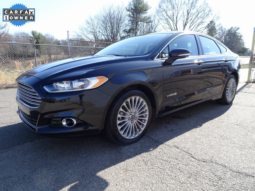 Ford fusion hybrid titanium